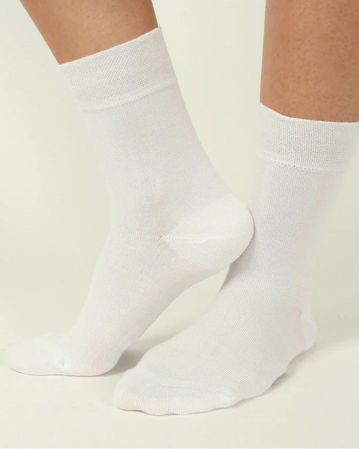 Weiße nahtlose Socken aus Bambus - 6 Paar