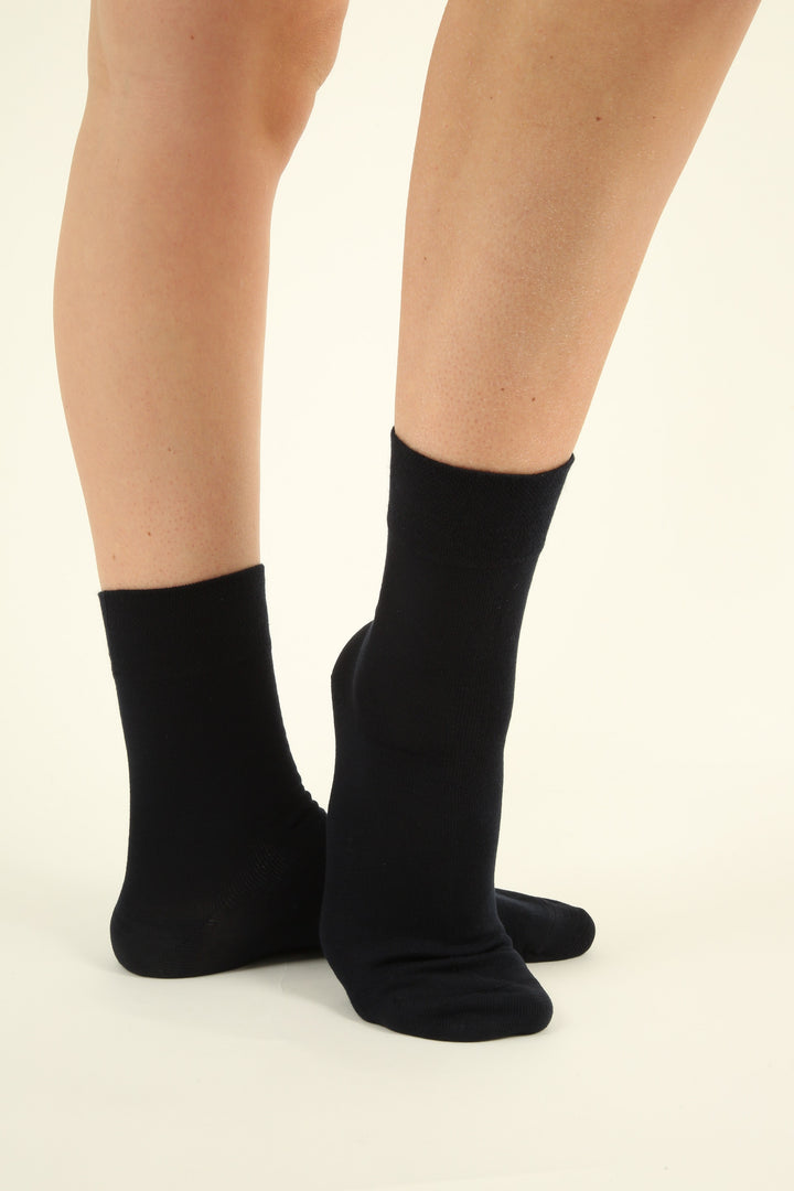 Black seamless Bamboo Socks - 6 pairs