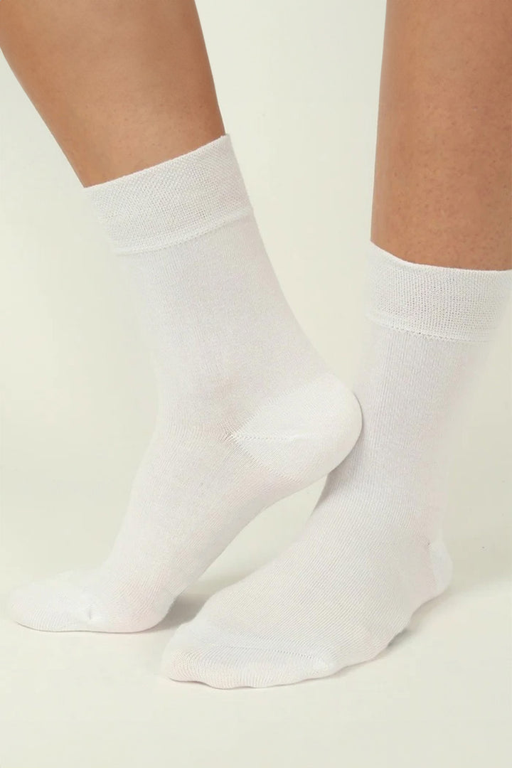 White seamless Bamboo Socks - 6 pairs