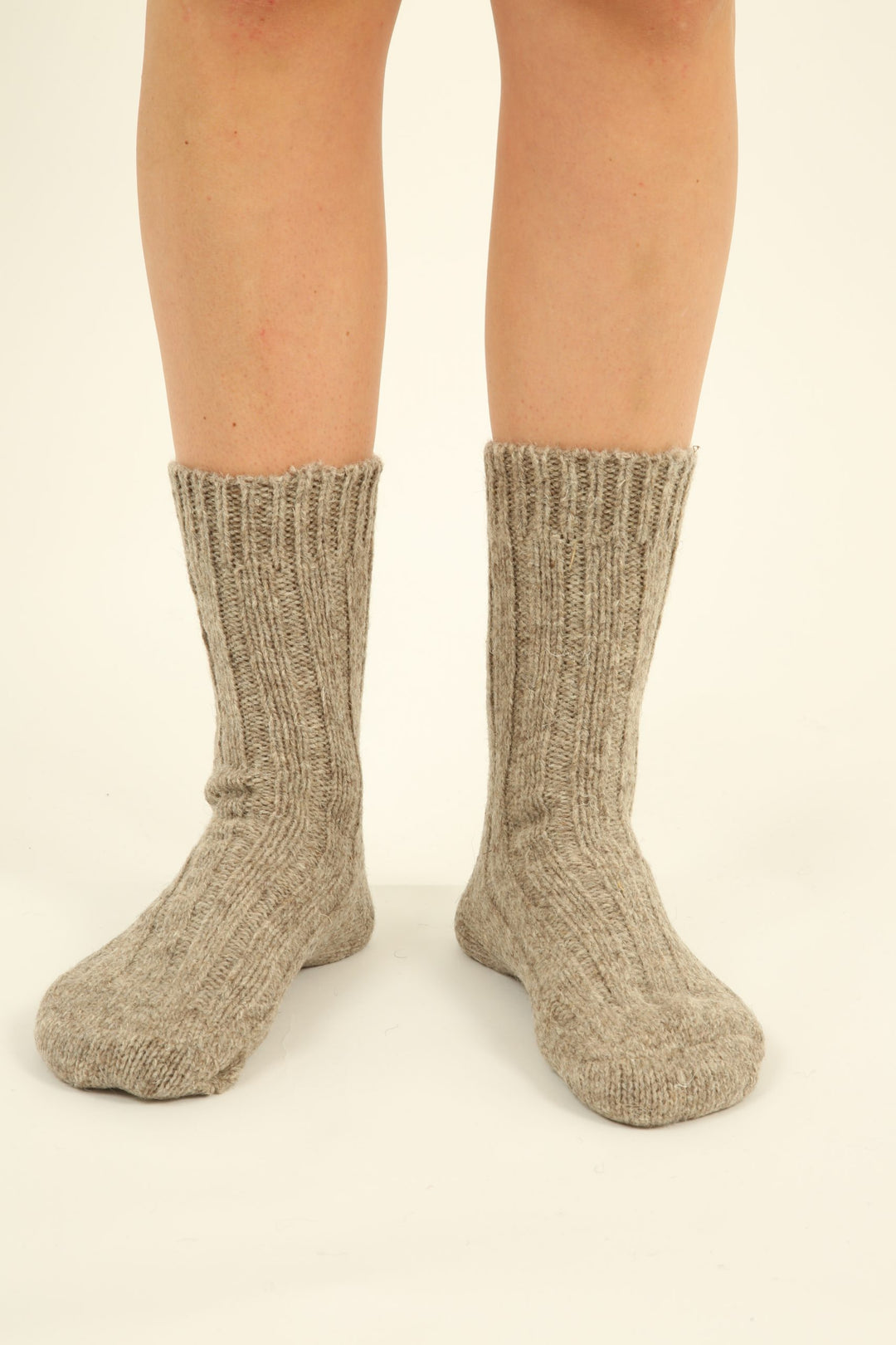 Socken aus 100% Schurwolle - hellbraun - hergestellt in Deutschland - 2 Paar